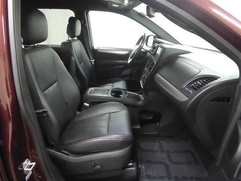 Used 2019 Dodge Grand Caravan GT FWD image 24