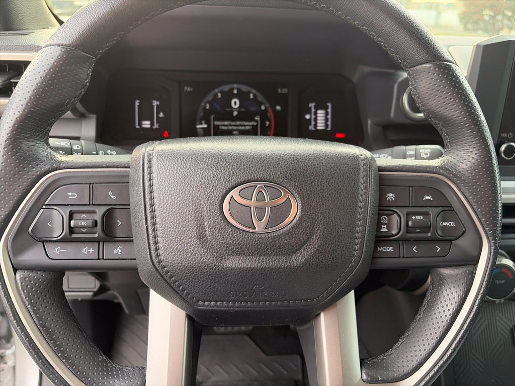 Used 2025 Toyota 4Runner SR5 RWD image 9