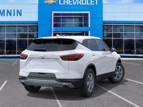 New 2025 Chevrolet Blazer LT image 4