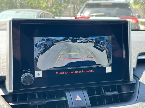 Used 2025 Toyota RAV4 XLE image 30