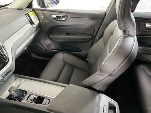 Used 2025 Volvo XC60 B5 Plus w/ Protection Package Premier image 19