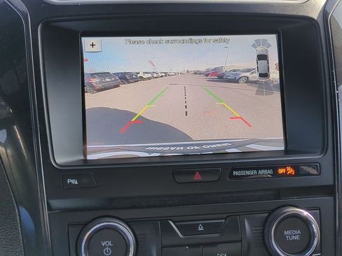 Used 2018 Ford Explorer XLT w/ Equipment Group 202A image 26