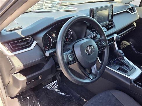 Used 2022 Toyota RAV4 LE image 10