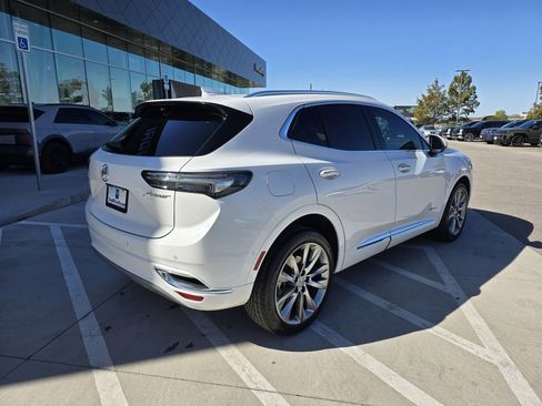 Used 2022 Buick Envision Avenir w/ Technology Package II image 3