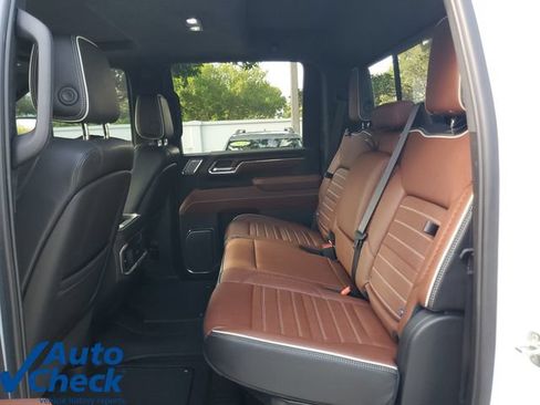 Used 2024 GMC Sierra 2500 Denali Ultimate w/ Max Trailering Package AWD/4WD image 11