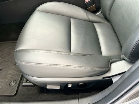 Used 2022 MAZDA MAZDA3 s image 19