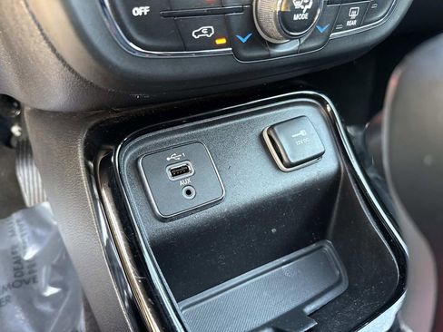 Used 2020 Jeep Compass Limited image 33