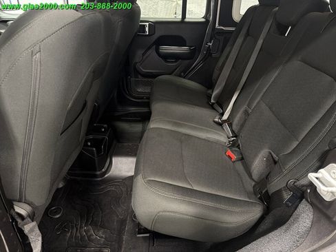 Used 2018 Jeep Wrangler Unlimited Sport S AWD/4WD image 9