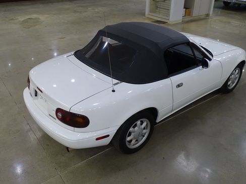 Used 1991 MAZDA MX-5 Miata RWD image 14