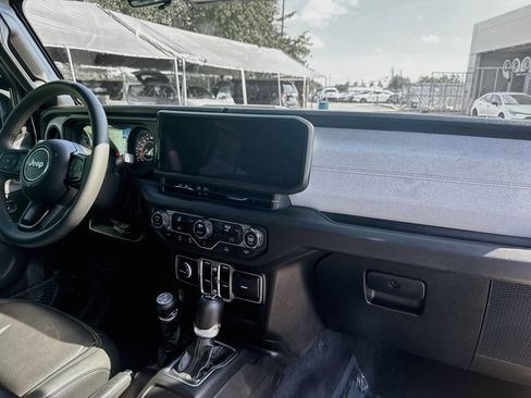 Used 2024 Jeep Wrangler Unlimited Sport AWD/4WD image 35