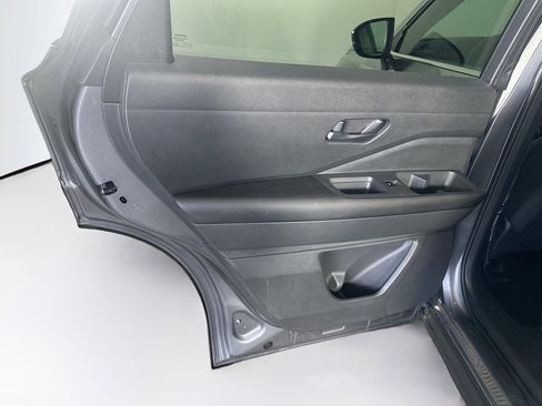 Used 2023 Nissan Pathfinder SV image 26