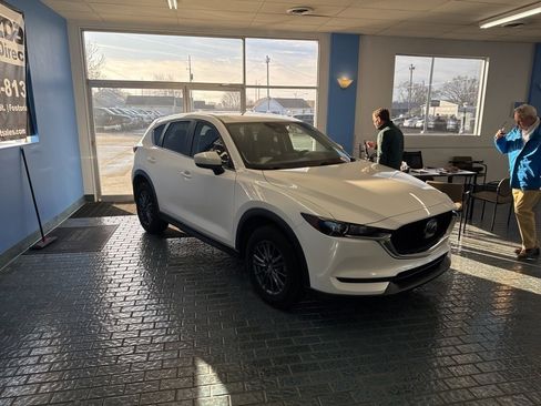 Used 2020 MAZDA CX-5 Touring image 3
