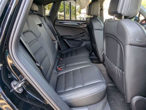 Certified 2026 Porsche Macan AWD/4WD image 24