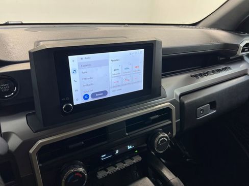 Used 2024 Toyota Tacoma SR5 AWD/4WD image 21