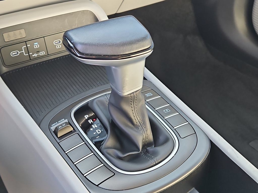 Used 2025 Hyundai Kona SEL FWD image 34