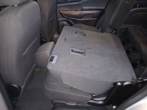 Used 2020 GMC Acadia SLE w/ Driver Convenience Package image 44