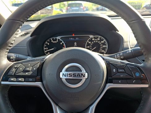 Certified 2022 Nissan Altima 2.5 SV w/ SV Premium Package FWD image 19