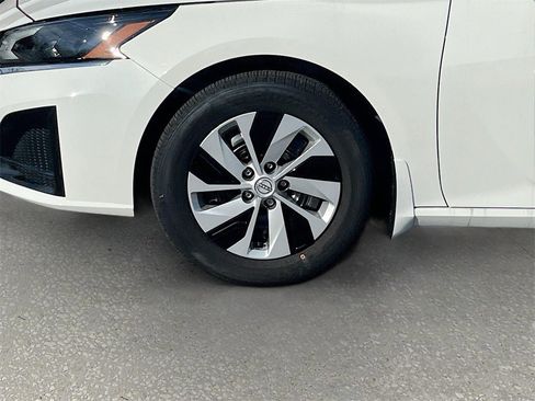 New 2025 Nissan Altima 2.5 S image 30