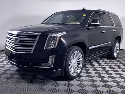 Certified 2020 Cadillac Escalade Platinum AWD/4WD image 20