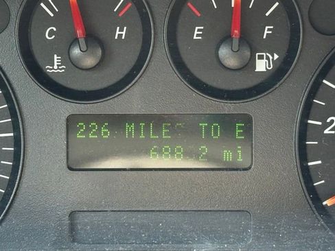 Used 2004 Ford Taurus SE FWD image 7