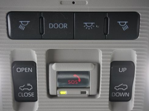 Used 2023 Toyota RAV4 XLE w/ Convenience Package image 21