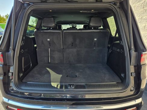 Used 2023 Jeep Wagoneer 4WD image 43