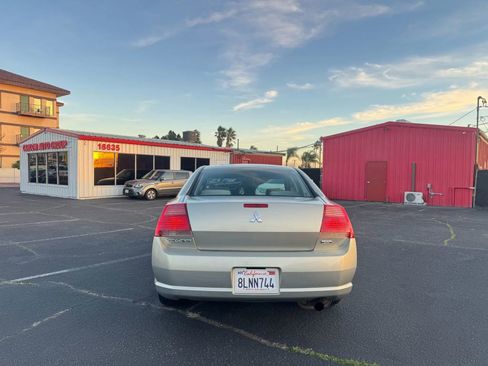 Used 2005 Mitsubishi Galant ES image 6