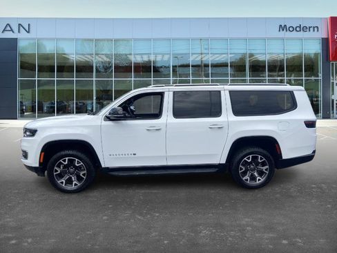 Used 2024 Jeep Wagoneer L Series III w/ Flexible Seating Group image 7