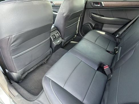 Used 2018 Subaru Outback 2.5i Limited AWD/4WD image 24