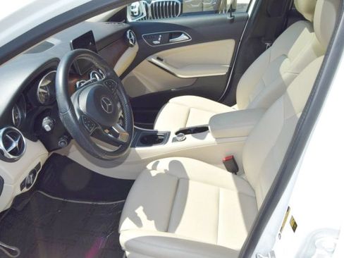 Used 2019 Mercedes-Benz GLA 250 4MATIC image 17