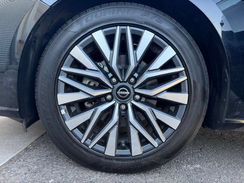 Used 2025 Nissan Altima 2.5 SV FWD image 30