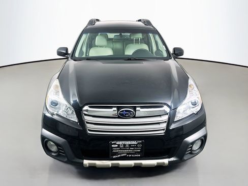 Used 2013 Subaru Outback 3.6R Limited w/ Moonroof Pkg AWD/4WD image 2