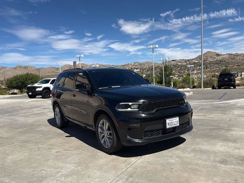 Used 2023 Dodge Durango GT RWD image 2