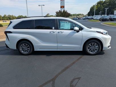 New 2026 Toyota Sienna XLE