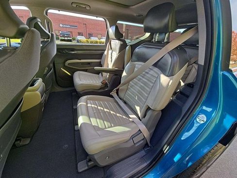 Used 2024 Kia EV9 Land image 10