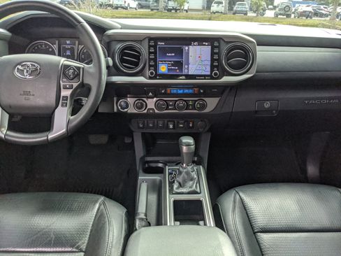Used 2021 Toyota Tacoma Limited image 17