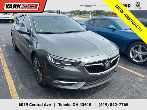 Used 2019 Buick Regal Essence w/ Driver Confidence Package I AWD/4WD image 1