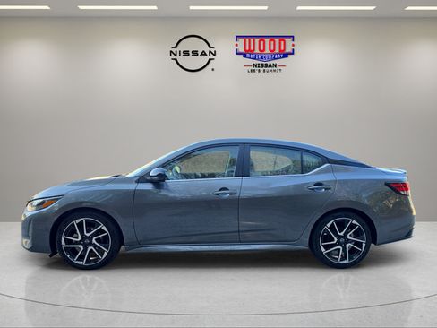 Used 2025 Nissan Sentra SR FWD image 5