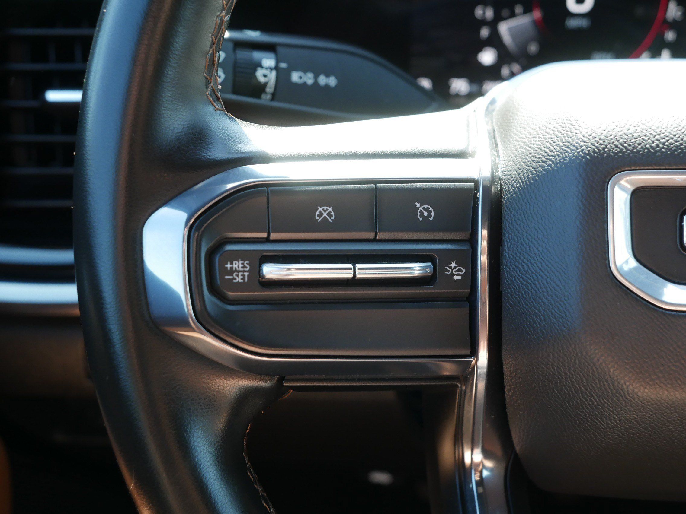 Used 2023 GMC Canyon AT4 w/ Technology Package AWD/4WD image 31