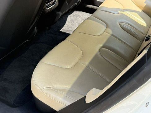 Used 2015 Tesla Model S 85 RWD image 9
