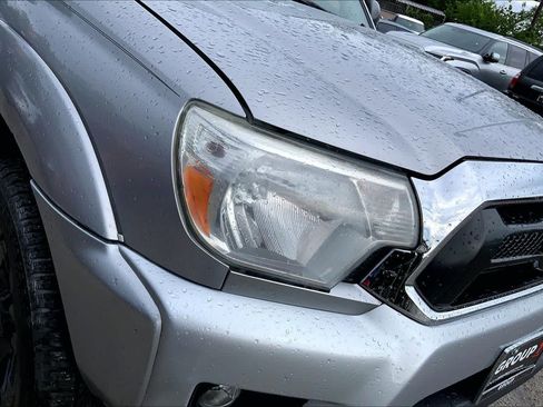 Used 2015 Toyota Tacoma PreRunner w/ SR5 Package image 26