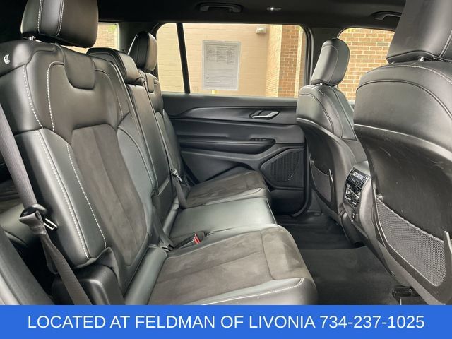 Used 2023 Jeep Grand Cherokee L Laredo AWD/4WD image 26