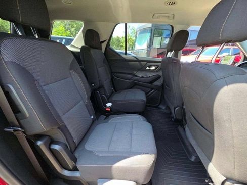 Used 2019 Chevrolet Traverse LT FWD image 12