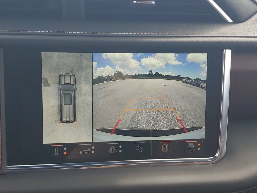 Used 2024 GMC Yukon Denali Ultimate AWD/4WD image 18