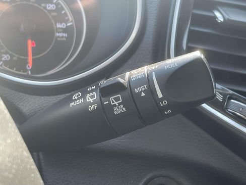 Used 2019 Jeep Cherokee Limited FWD image 24