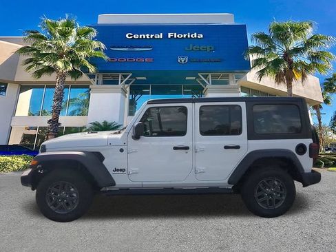 Used 2025 Jeep Wrangler Unlimited Sport AWD/4WD image 8