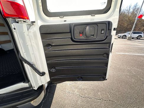 Used 2024 GMC Savana 2500 w/ Driver Convenience Package image 11