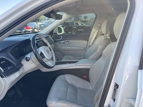 Used 2020 Volvo XC90 T5 Momentum AWD/4WD image 4