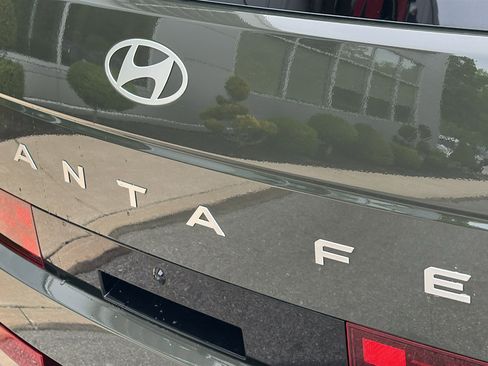 Used 2024 Hyundai Santa Fe Limited AWD/4WD image 9