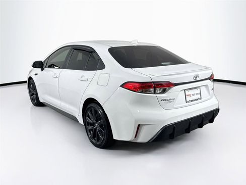 Certified 2024 Toyota Corolla SE image 2